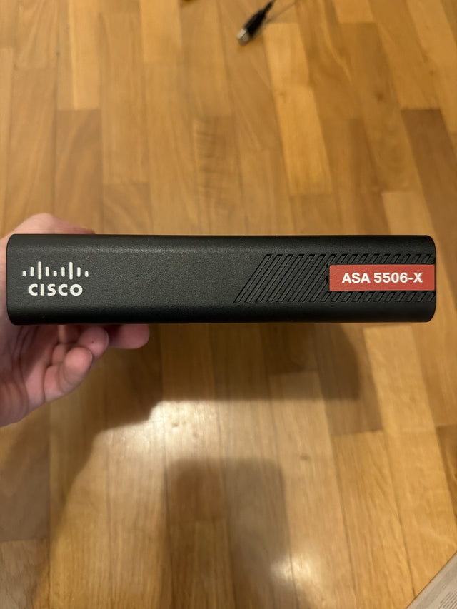 Cisco ASA 5506-X - vista frontale